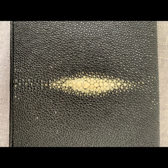 🌟 MAKE ME AN OFFER 🌟 Authentic Stingray Wallet - Picture 7 of 7